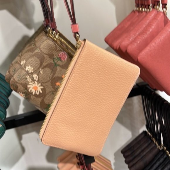 Coach Corner Zip Wristlet In Colorblock With Horse And Carriage - Picture 14 of 16